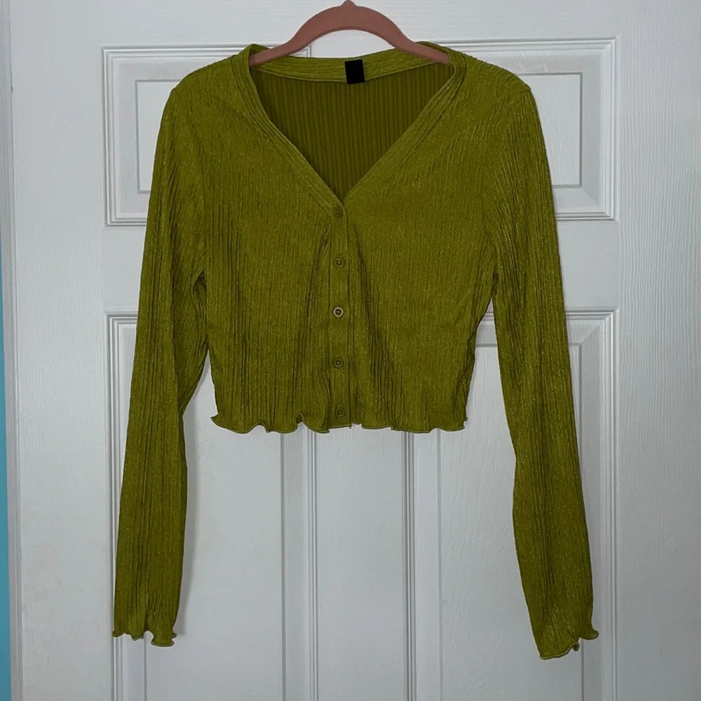 Ruched chartreuse SHEIN crop top - Picture 1 of 3